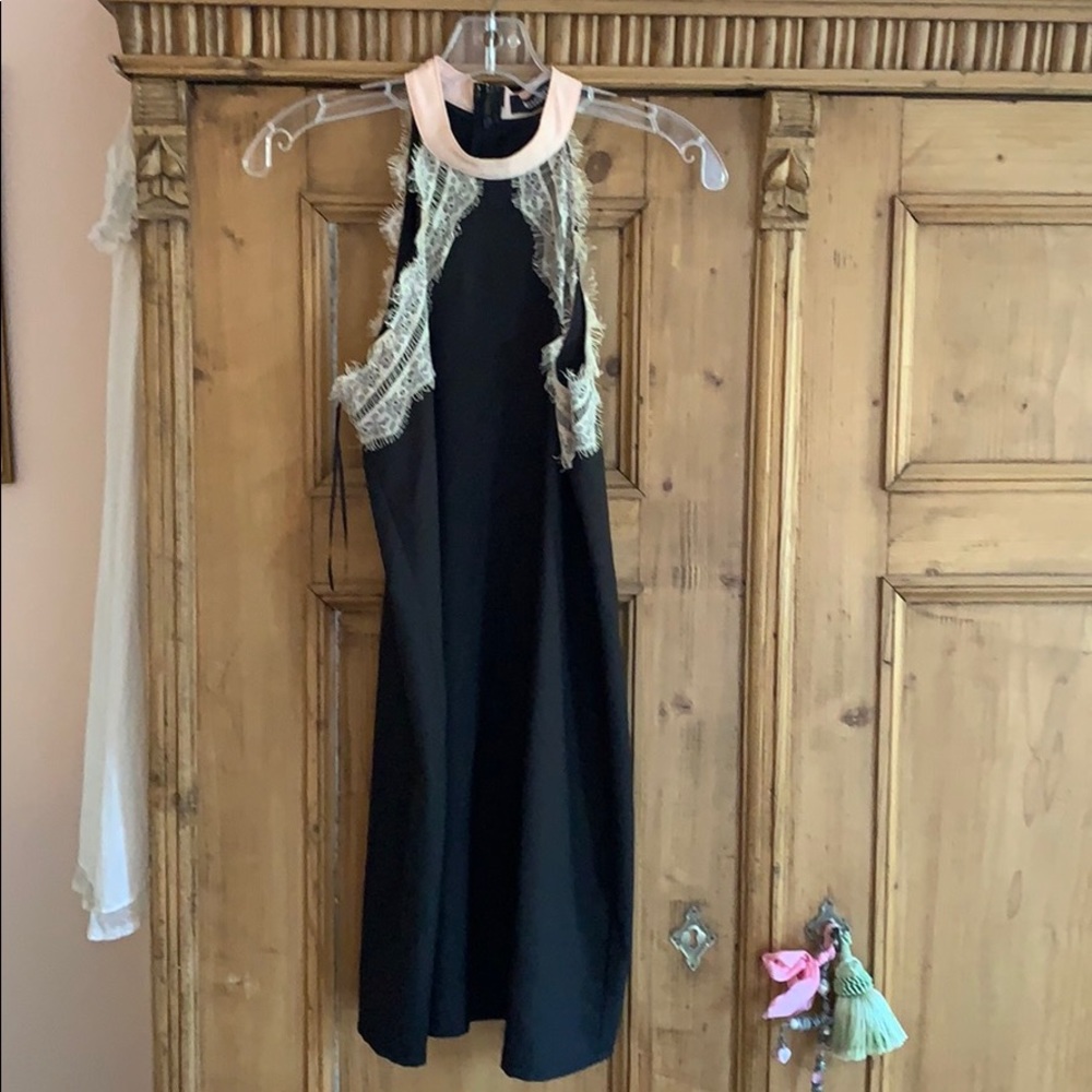 Dress - Picture 2 of 4